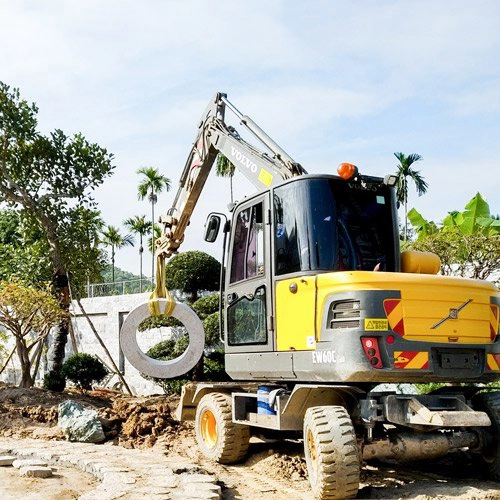 THIẾT KẾ THI CÔNG SHOP THỜI TRANG NỮ